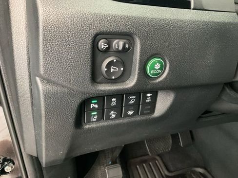 Used 2024 Honda Ridgeline Black Edition image 9