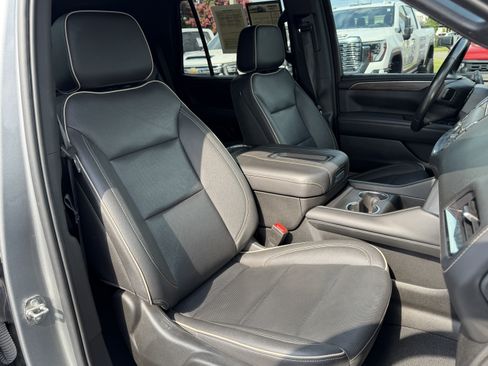 Used 2023 Chevrolet Tahoe Premier AWD/4WD image 35