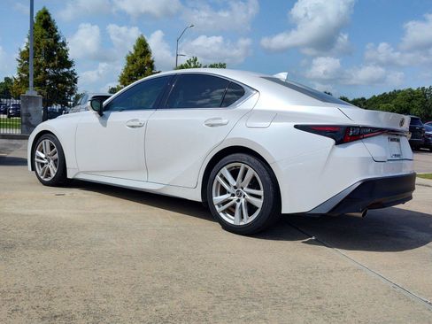 Used 2023 Lexus IS 300 w/ Comfort Package RWD image 4