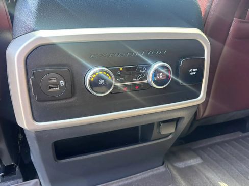 Used 2023 Ford Expedition Limited AWD/4WD image 21