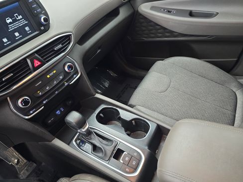 Used 2020 Hyundai Santa Fe SE image 23