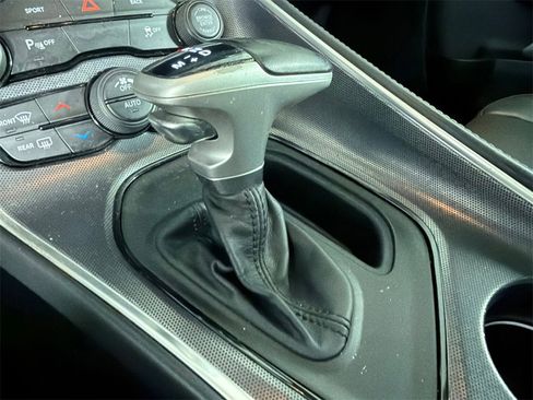 Used 2015 Dodge Challenger SXT Plus image 29