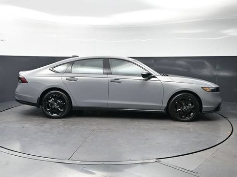 Certified 2025 Honda Accord SE image 4