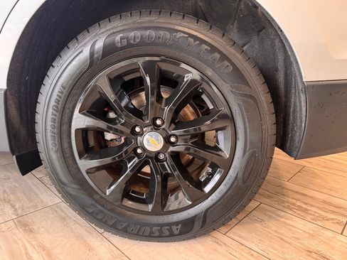 Used 2019 Chevrolet Equinox LS FWD image 19