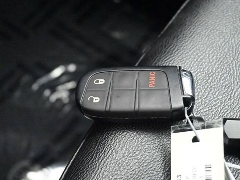 Used 2024 Jeep Compass Latitude image 29