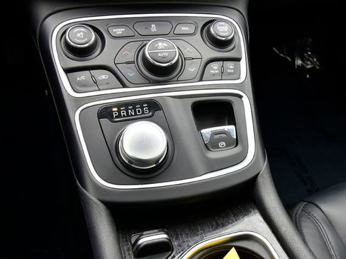 Used 2015 Chrysler 200 C w/ Navigation & Sound Group I image 23