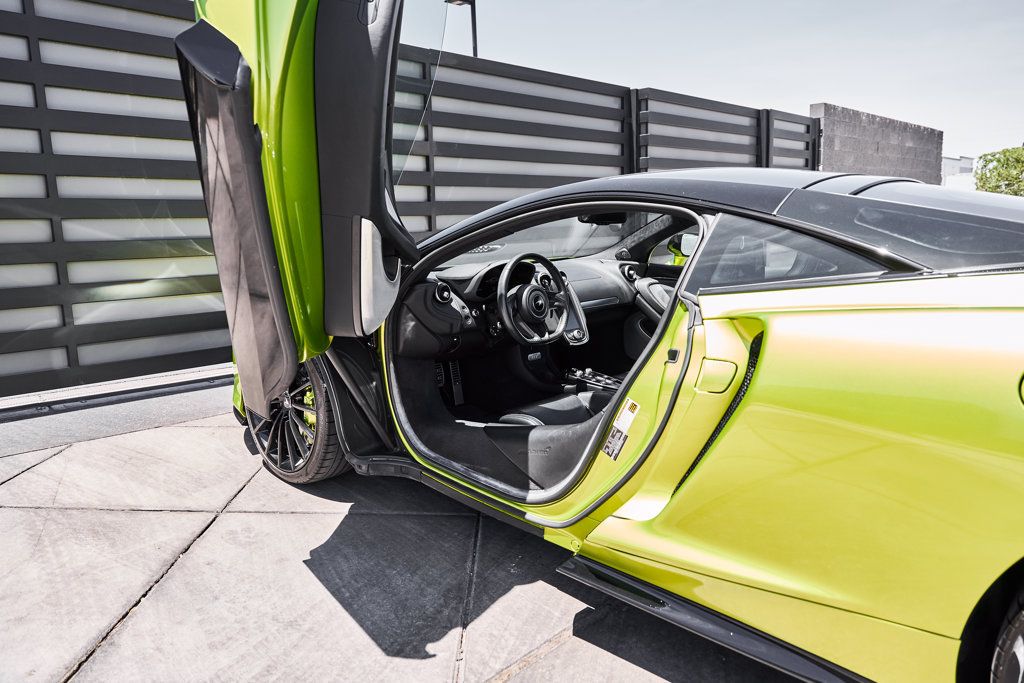Used 2023 McLaren GT RWD image 32