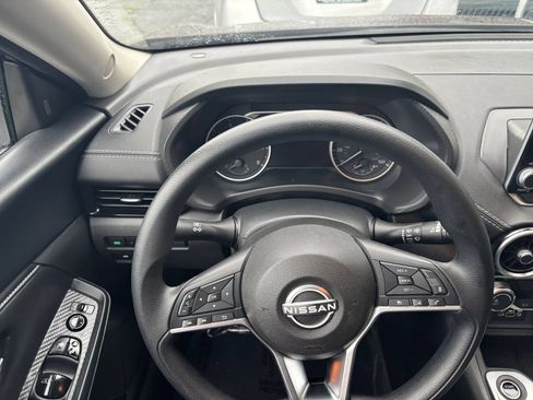 Used 2025 Nissan Sentra SV FWD image 29