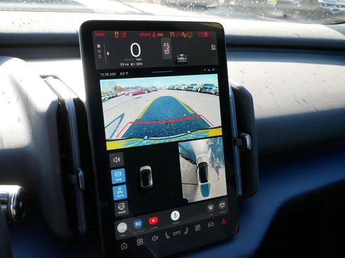 Used 2025 Volvo EX30 Ultra w/ Climate Package image 27