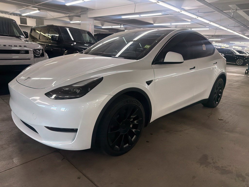 Used 2024 Tesla Model Y Long Range AWD/4WD image 1