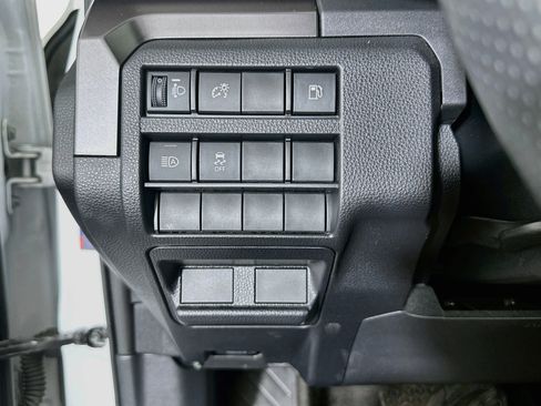 Used 2025 Toyota 4Runner SR5 AWD/4WD image 17