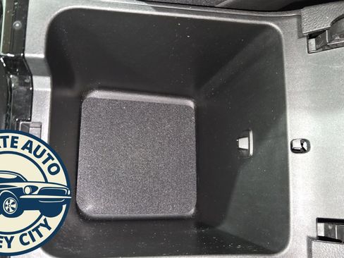 Used 2022 Jeep Grand Cherokee Limited 4xe image 17