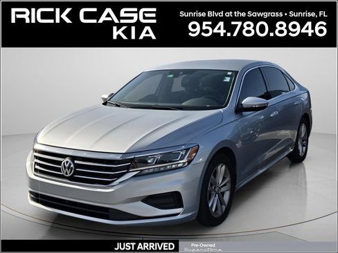 Used 2020 Volkswagen Passat 2.0T SE FWD image 1