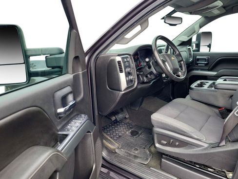 Used 2015 Chevrolet Silverado 2500 LT w/ LT Convenience Package AWD/4WD image 9