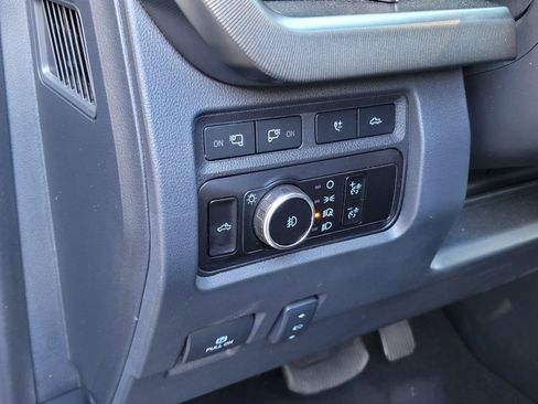 Certified 2023 Ford F250 Platinum image 18