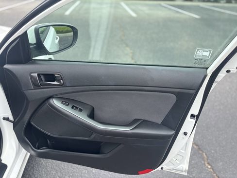 Used 2015 Kia Optima LX FWD image 22