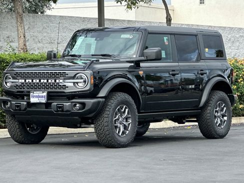 New 2025 Ford Bronco Badlands image 8