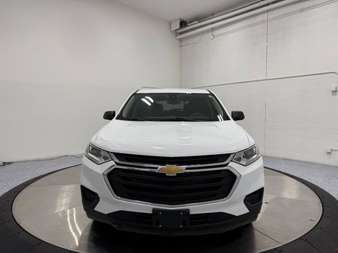 Used 2021 Chevrolet Traverse LS image 2