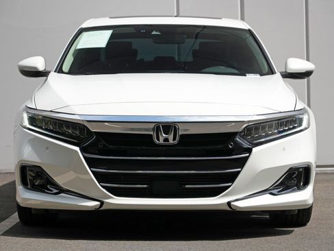Used 2022 Honda Accord Touring image 6