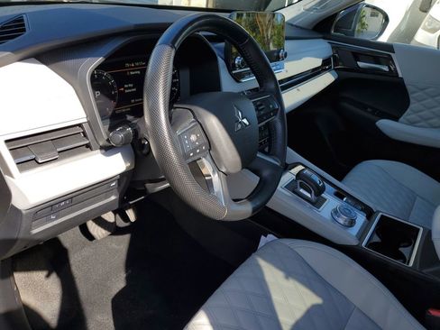 Used 2024 Mitsubishi Outlander SEL image 18