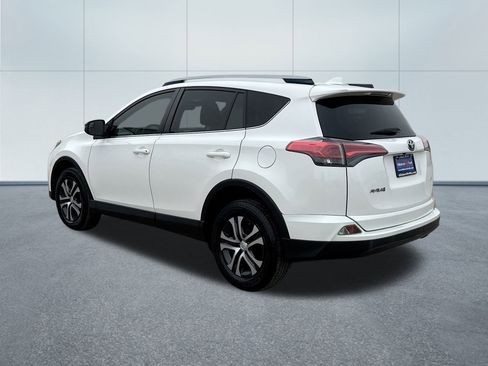 Used 2017 Toyota RAV4 LE image 9