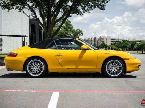 Used 2000 Porsche 911 Carrera 4 image 13