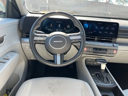 Used 2025 Hyundai Kona SEL AWD/4WD image 13