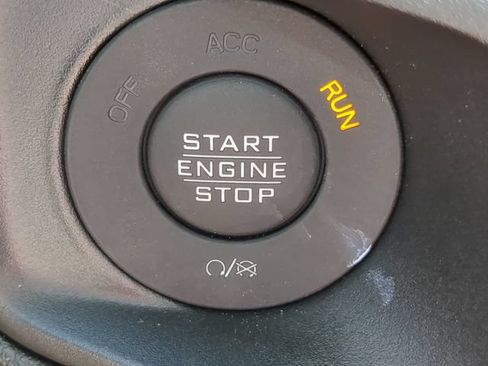 Used 2024 Jeep Gladiator Sport AWD/4WD image 28