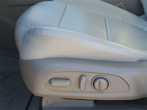 Certified 2018 Chevrolet Traverse Premier image 35