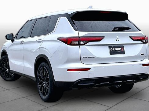 Used 2024 Mitsubishi Outlander SE Black Edition FWD image 12