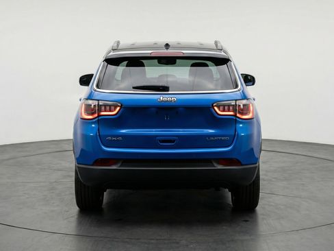 Used 2025 Jeep Compass Limited image 7