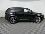 Used 2021 Nissan Rogue SV image 2