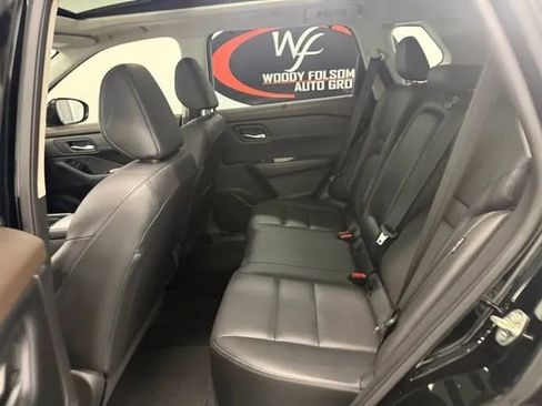 Used 2023 Nissan Rogue SL w/ SL Premium Package image 14