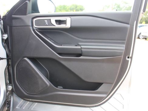 Used 2020 Ford Explorer XLT w/ Equipment Group 202A image 19