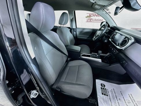 Certified 2022 Toyota Tacoma SR5 w/ Technology Package AWD/4WD image 29