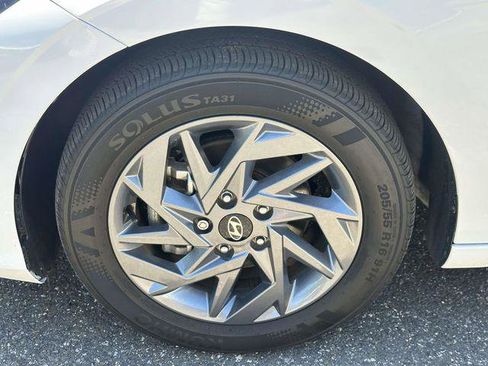 Used 2024 Hyundai Elantra SEL FWD image 10