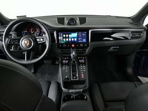 Used 2025 Porsche Macan image 20