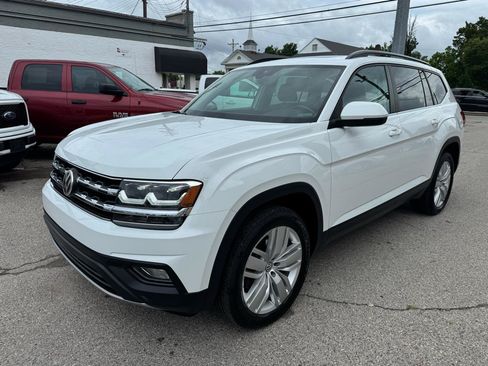 Used 2020 Volkswagen Atlas SE w/ Panoramic Sunroof Package FWD image 3