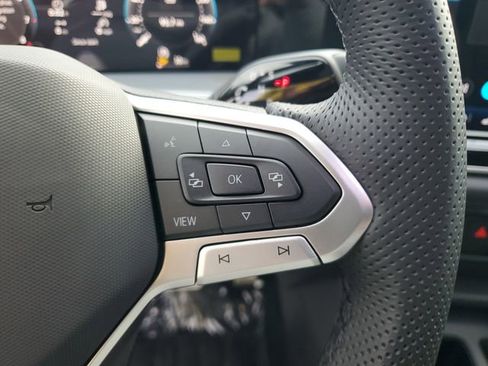 New 2026 Volkswagen Tiguan SE R-Line FWD image 22