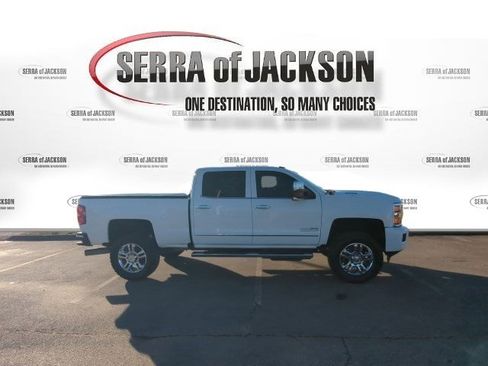Used 2019 Chevrolet Silverado 2500 High Country w/ Duramax Plus Package image 9