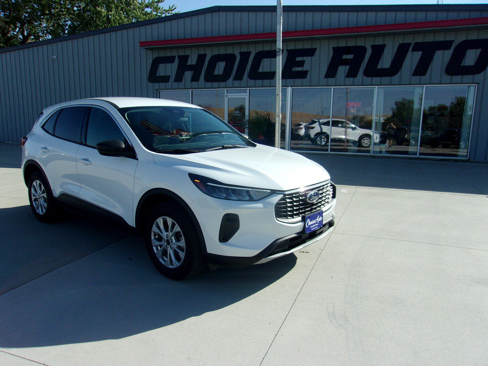Used 2023 Ford Escape Active AWD/4WD image 1