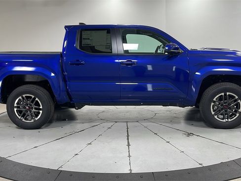 New 2025 Toyota Tacoma TRD Sport image 6