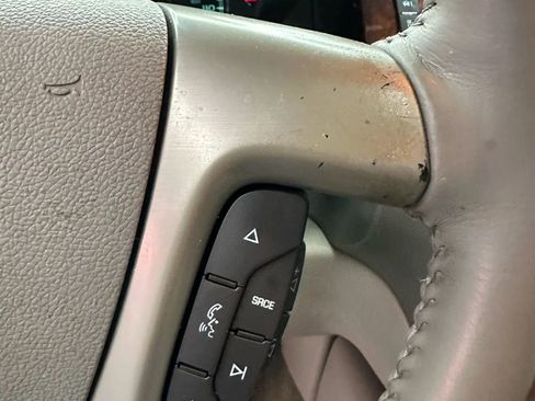 Used 2011 Chevrolet Avalanche LT image 14