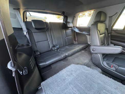 Used 2017 Chevrolet Tahoe LT w/ Luxury Package AWD/4WD image 19