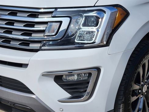 Used 2021 Ford Expedition Max Limited image 9