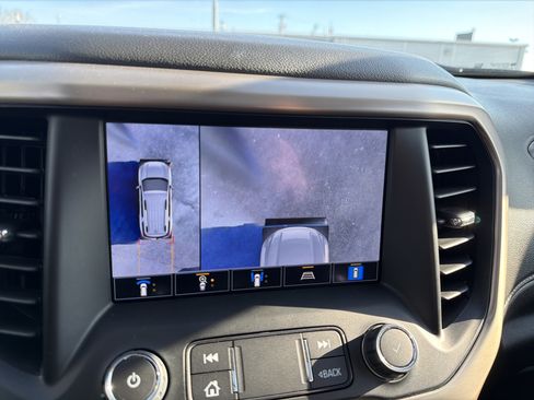 Used 2023 GMC Acadia Denali w/ Denali Technology Package FWD image 24