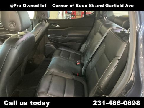 Used 2019 GMC Acadia SLT AWD/4WD image 27