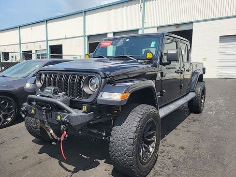 Used 2022 Jeep Gladiator Overland w/ Popular Equipment Package AWD/4WD image 3