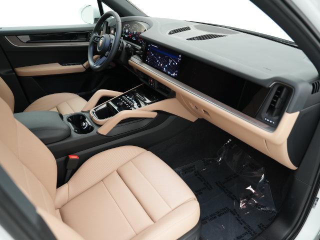 Certified 2026 Porsche Cayenne AWD/4WD image 24