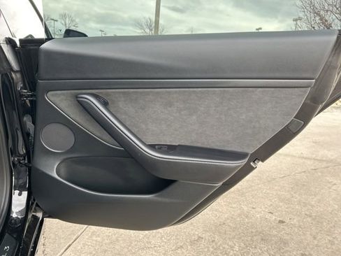 Used 2023 Tesla Model 3 Standard Range image 22